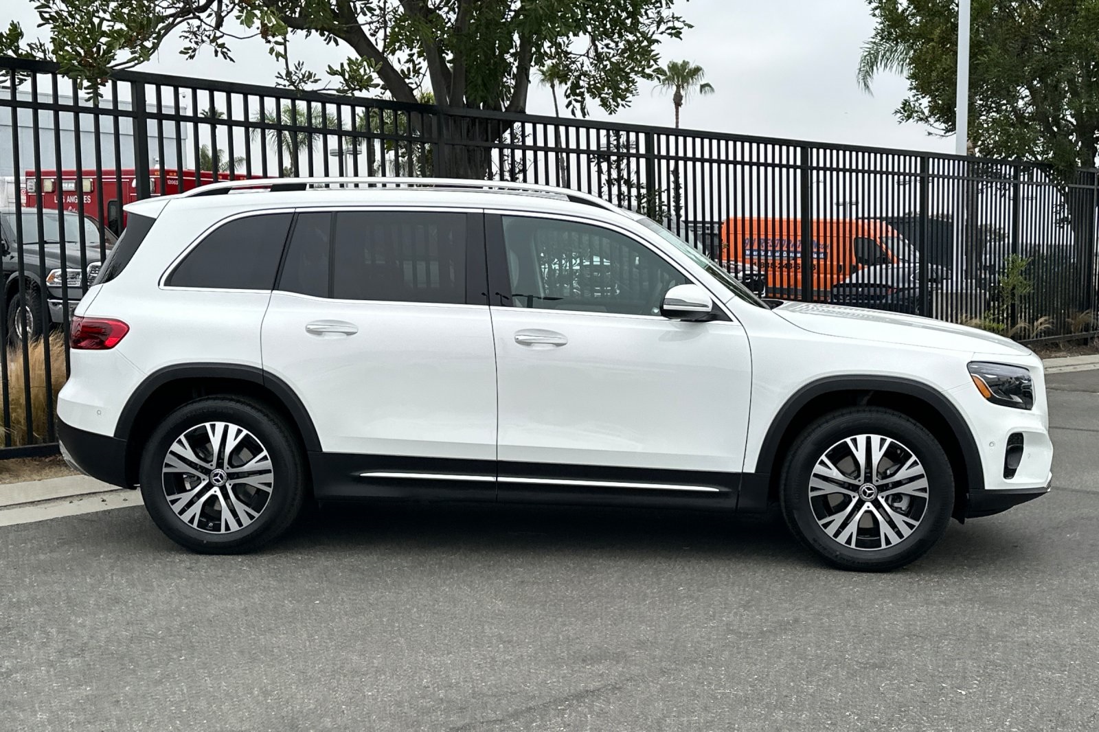 Vehicle image 7 of 31
