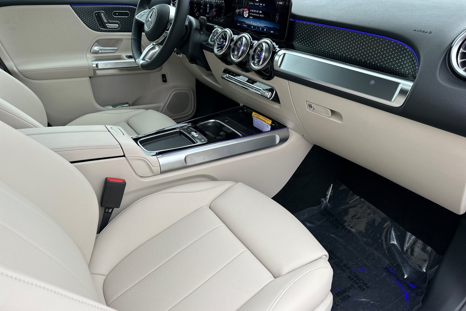 Vehicle image 17 of 31