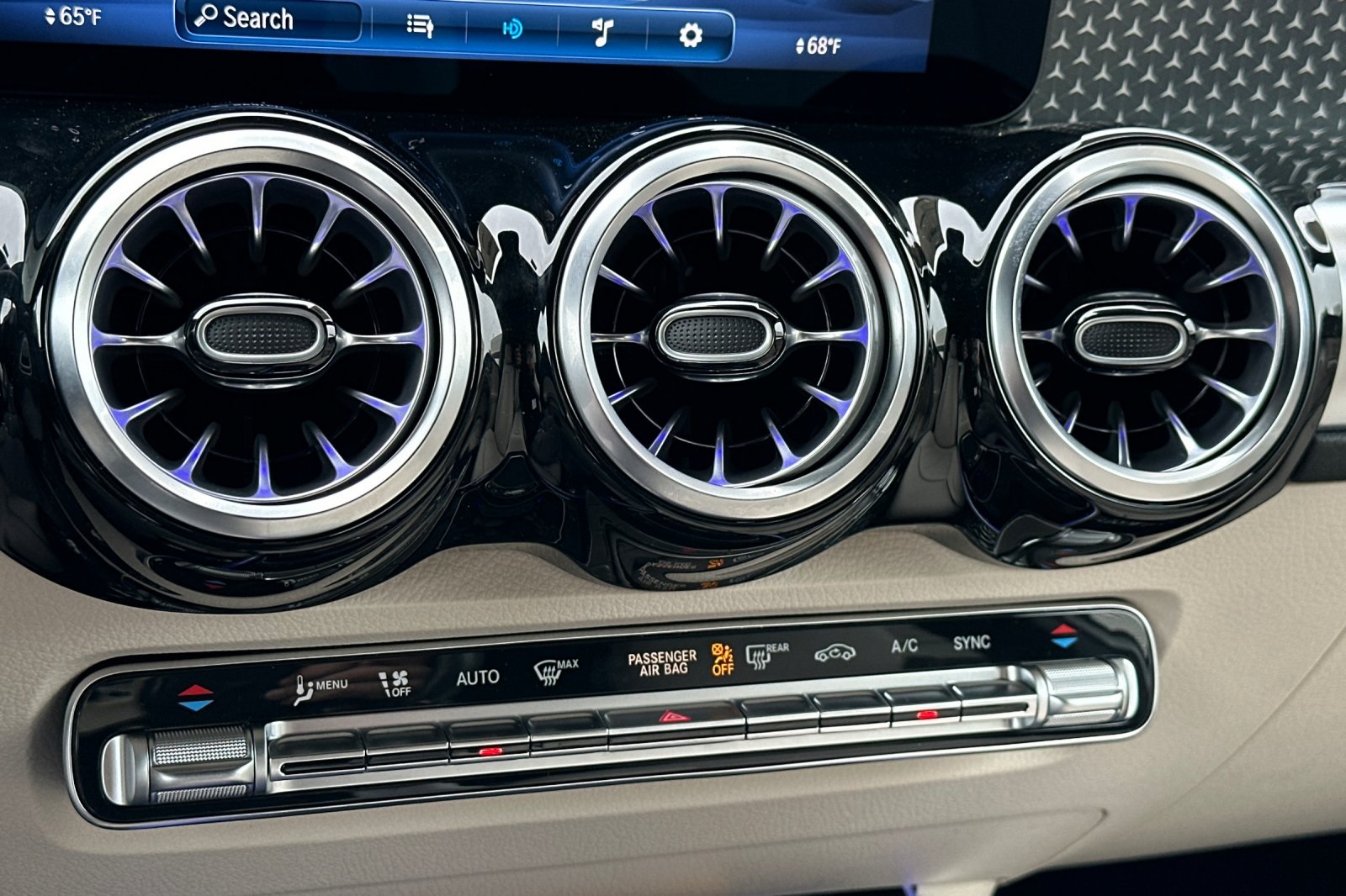 Vehicle image 21 of 31