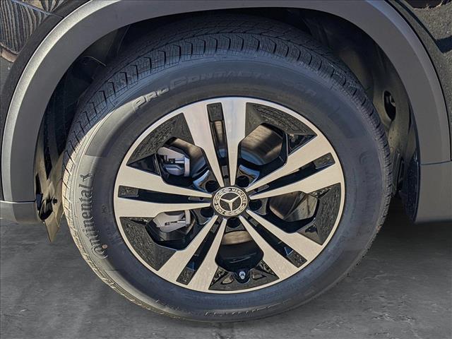 Vehicle image 9 of 17