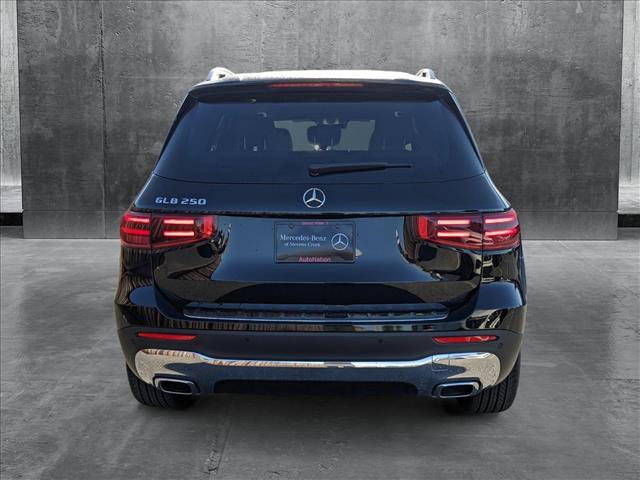 Vehicle image 4 of 17