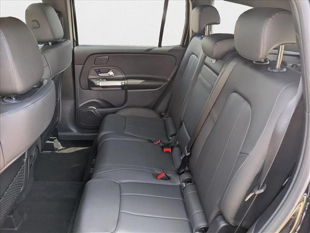 2025 Mercedes-Benz GLB 250 Image 10 of 17