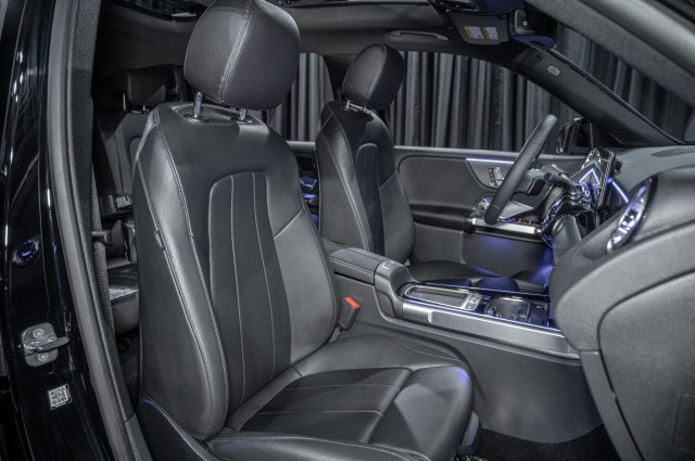 Vehicle image 14 of 23