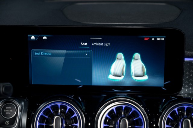 Vehicle image 16 of 23
