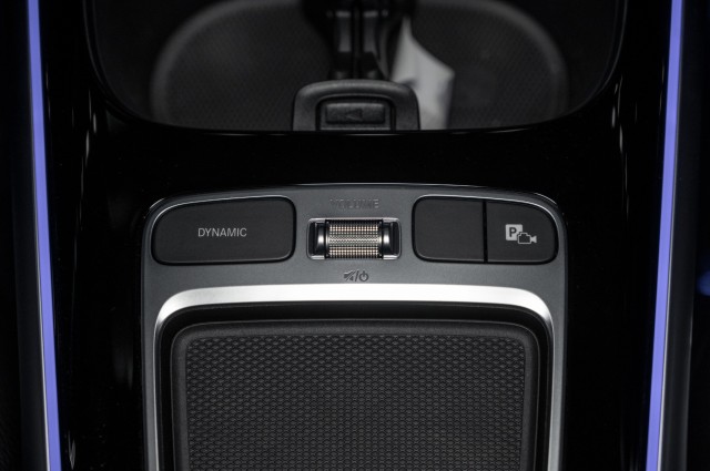 Vehicle image 18 of 23