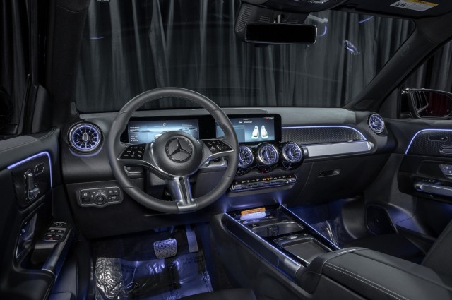 Vehicle image 19 of 23