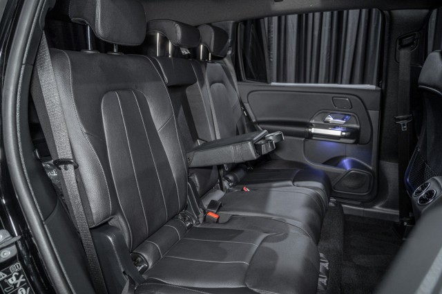 Vehicle image 13 of 23
