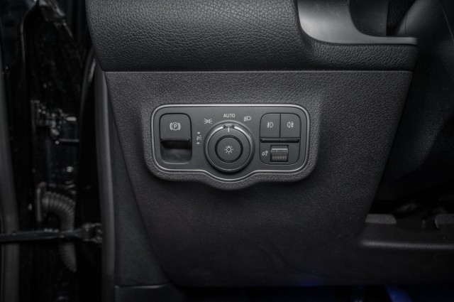 Vehicle image 20 of 23