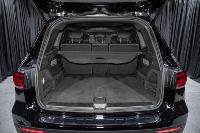 Vehicle image 9 of 23