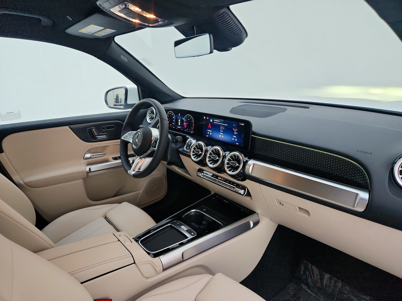 2025 Mercedes-Benz GLB 250 Image 14 of 21