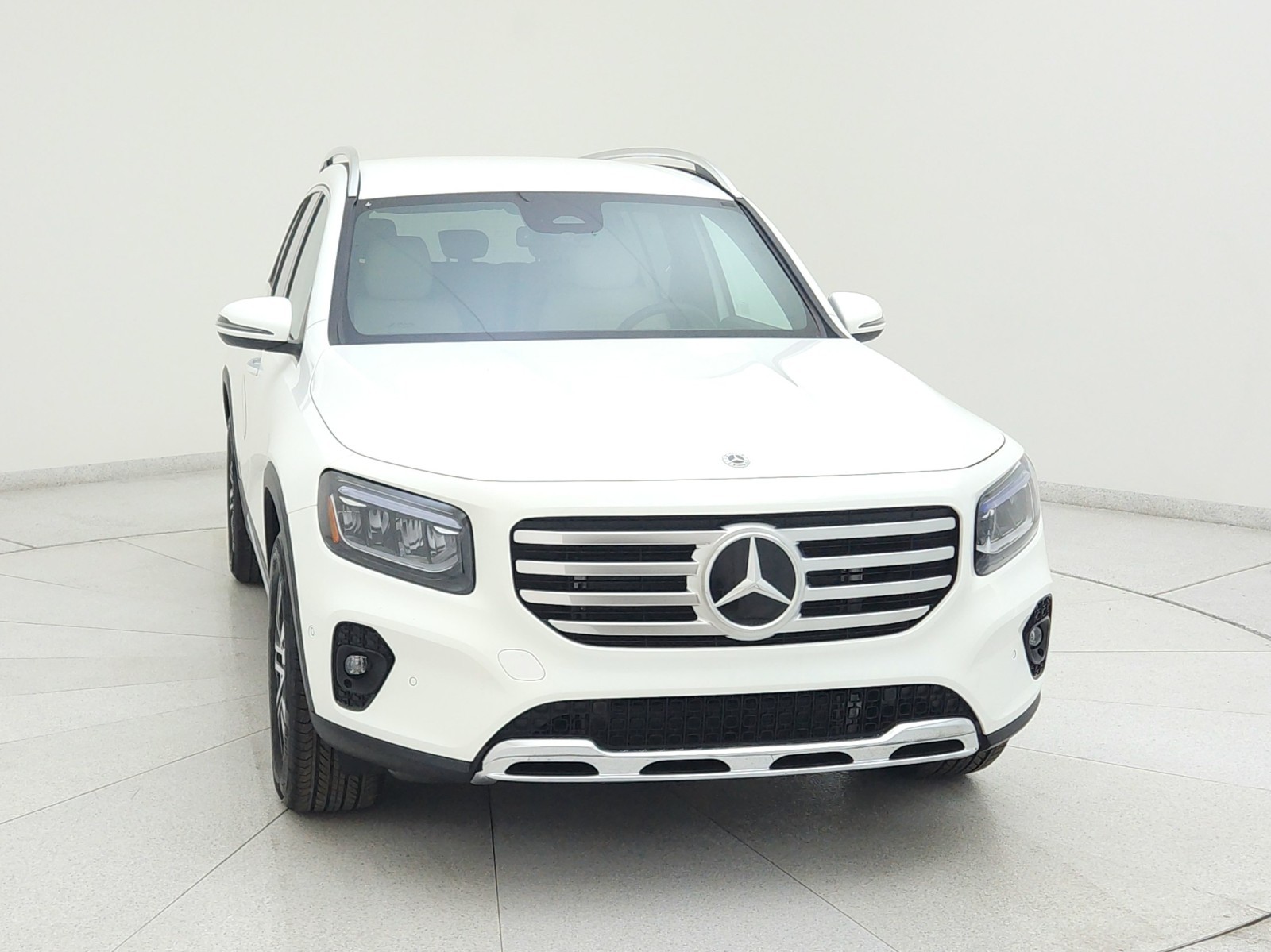 2025 Mercedes-Benz GLB 250 Image 4 of 21
