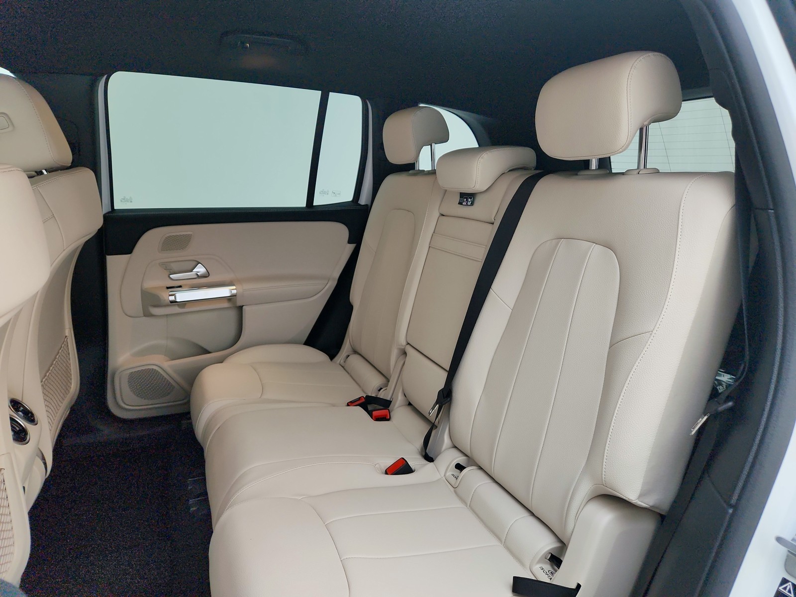 2025 Mercedes-Benz GLB 250 Image 13 of 21