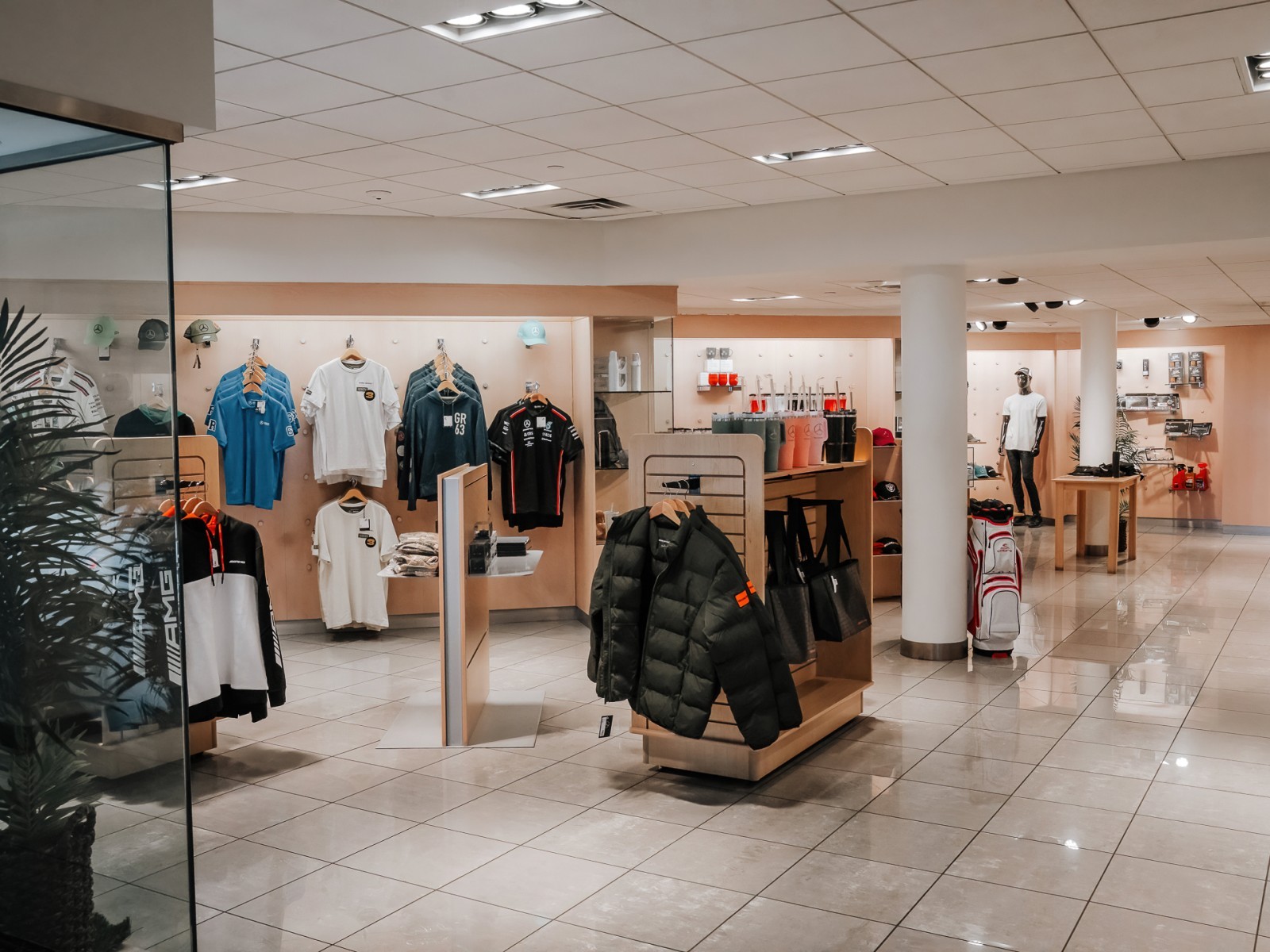 2025 Mercedes-Benz GLB 250 Image 19 of 21