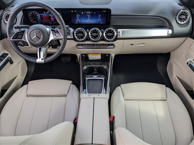 Vehicle image 13 of 17