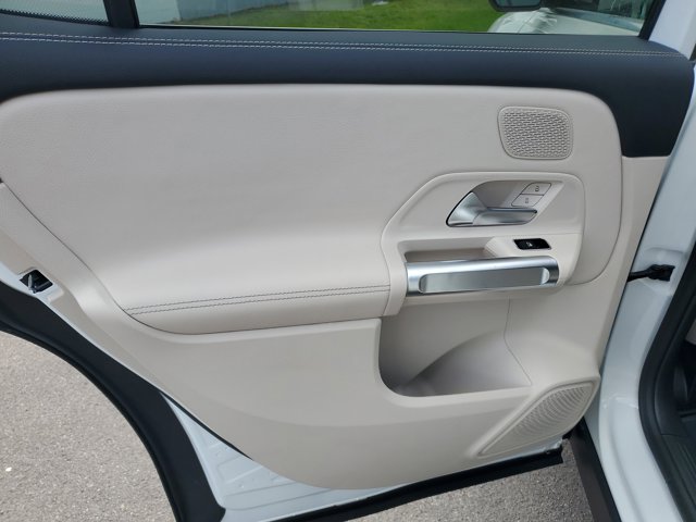 Vehicle image 10 of 35