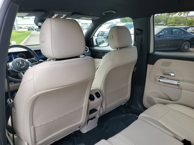 Vehicle image 12 of 35