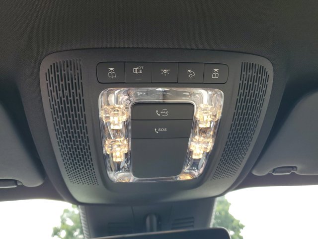 Vehicle image 31 of 35