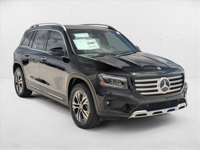 2025 Mercedes-Benz GLB 250 Image 2 of 16