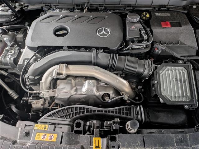 2025 Mercedes-Benz GLB 250 Image 7 of 16