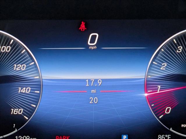 2025 Mercedes-Benz GLB 250 Image 11 of 16