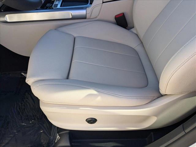 Vehicle image 4 of 16
