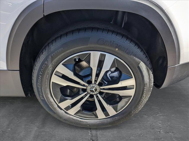 Vehicle image 9 of 16