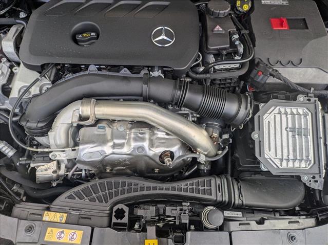 2025 Mercedes-Benz GLB 250 Image 10 of 24