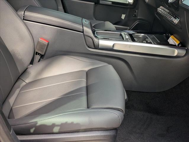 2025 Mercedes-Benz GLB 250 Image 16 of 24