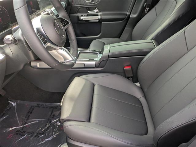 2025 Mercedes-Benz GLB 250 Image 15 of 24