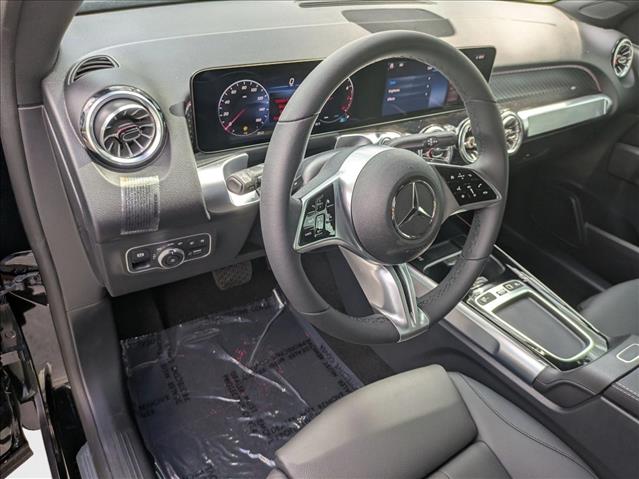 2025 Mercedes-Benz GLB 250 Image 18 of 24