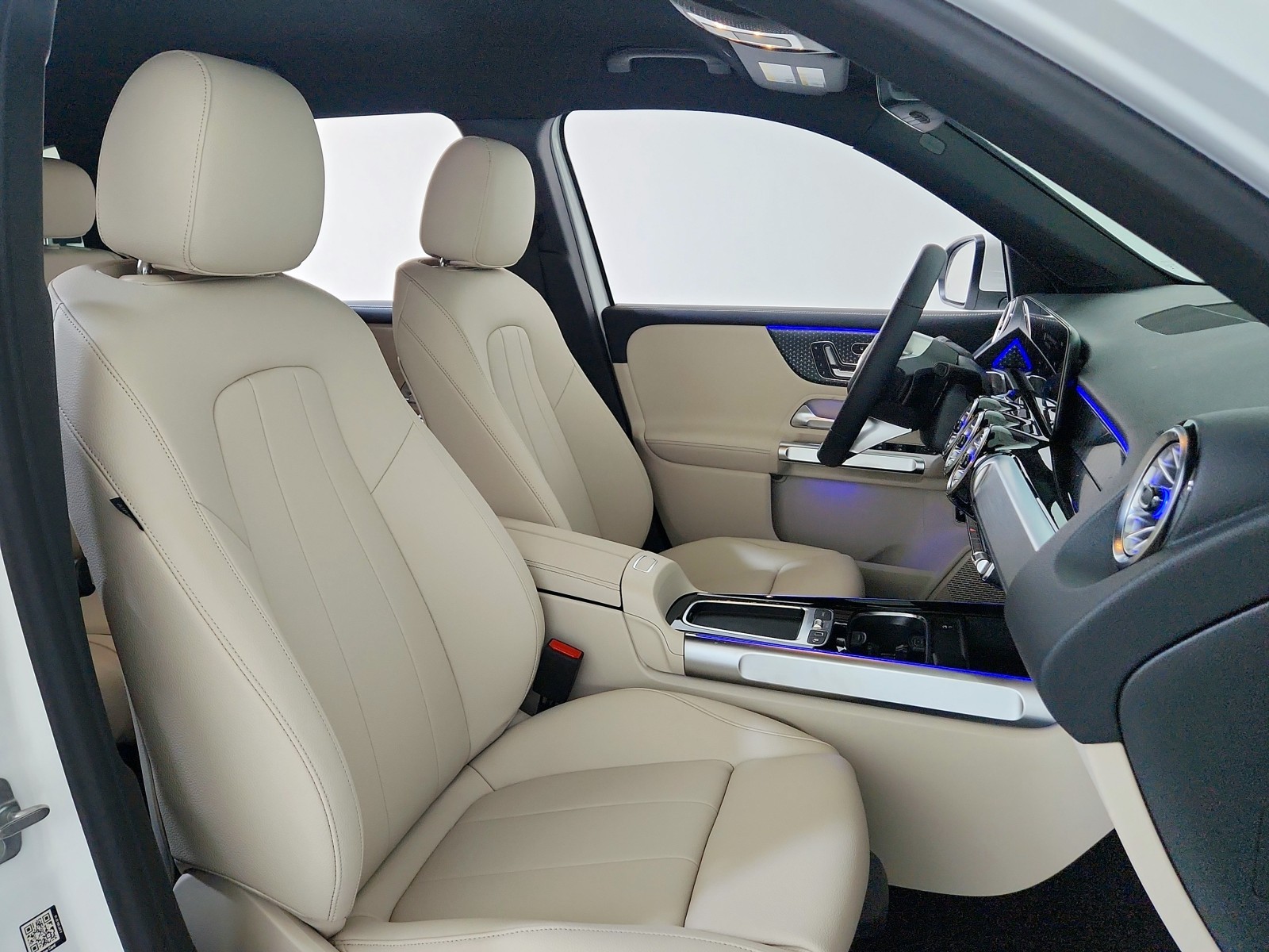 2025 Mercedes-Benz GLB 250 Image 14 of 21