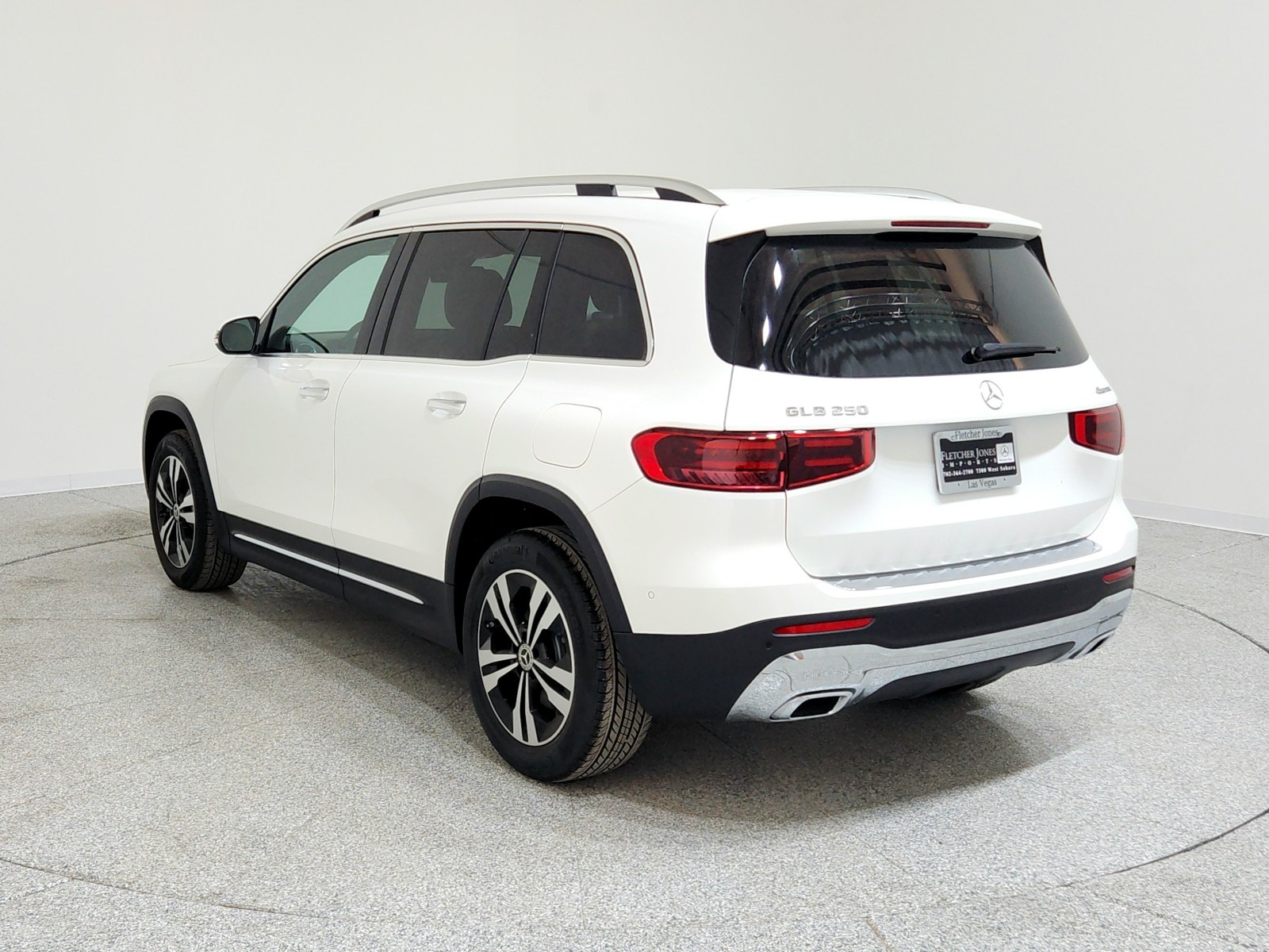 2025 Mercedes-Benz GLB 250 Image 10 of 21