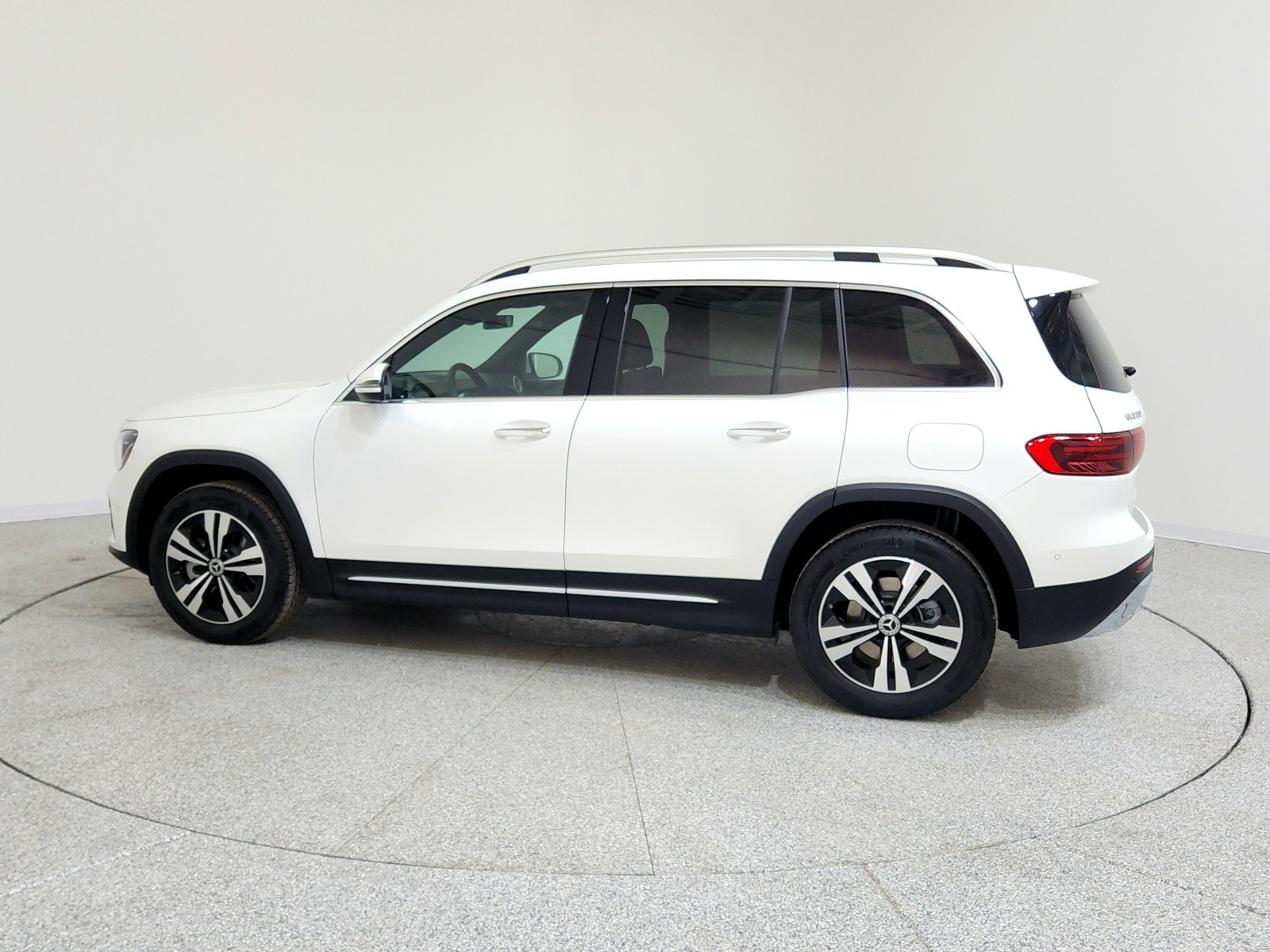 2025 Mercedes-Benz GLB 250 Image 9 of 21