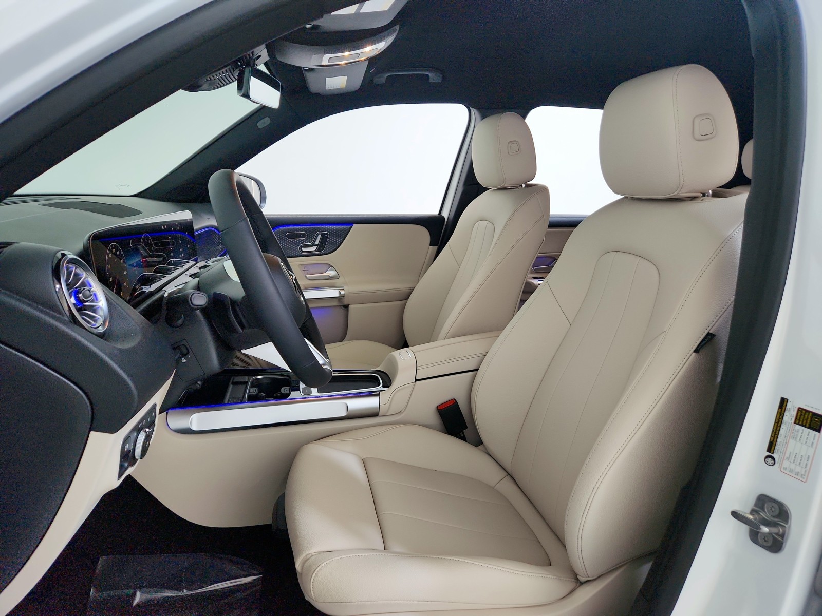 2025 Mercedes-Benz GLB 250 Image 15 of 21