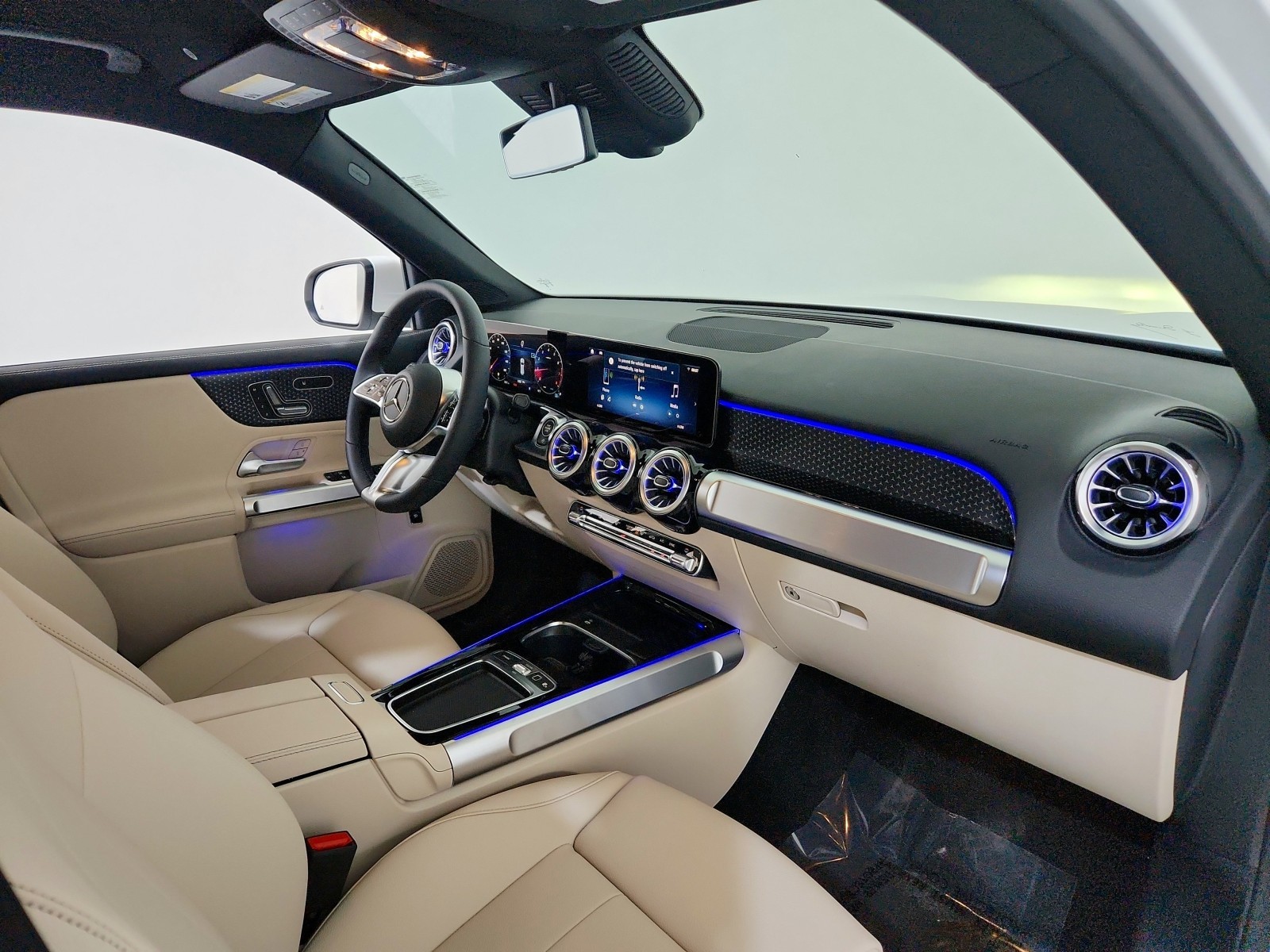 2025 Mercedes-Benz GLB 250 Image 17 of 21