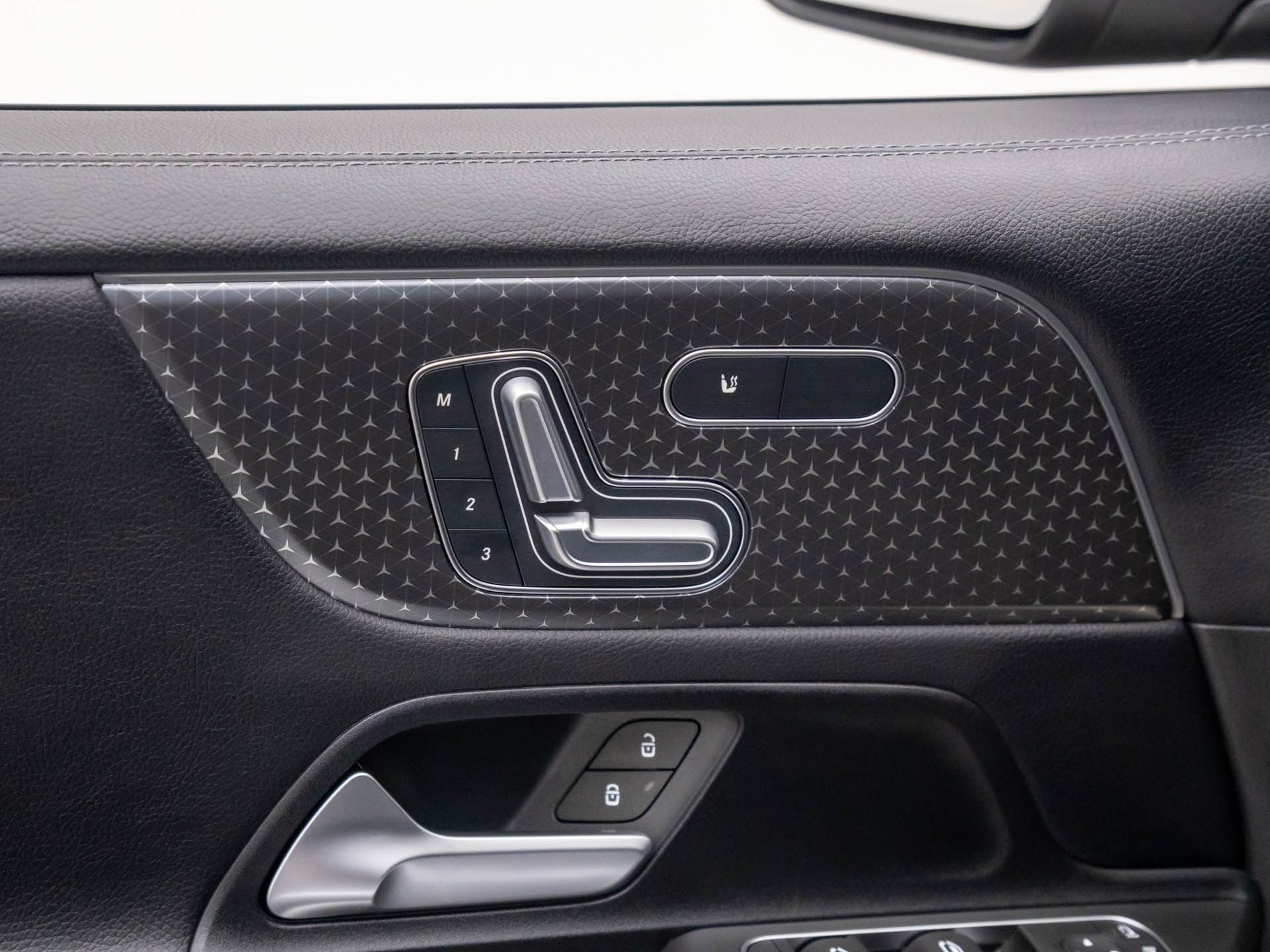 2025 Mercedes-Benz GLB 250 Image 27 of 36