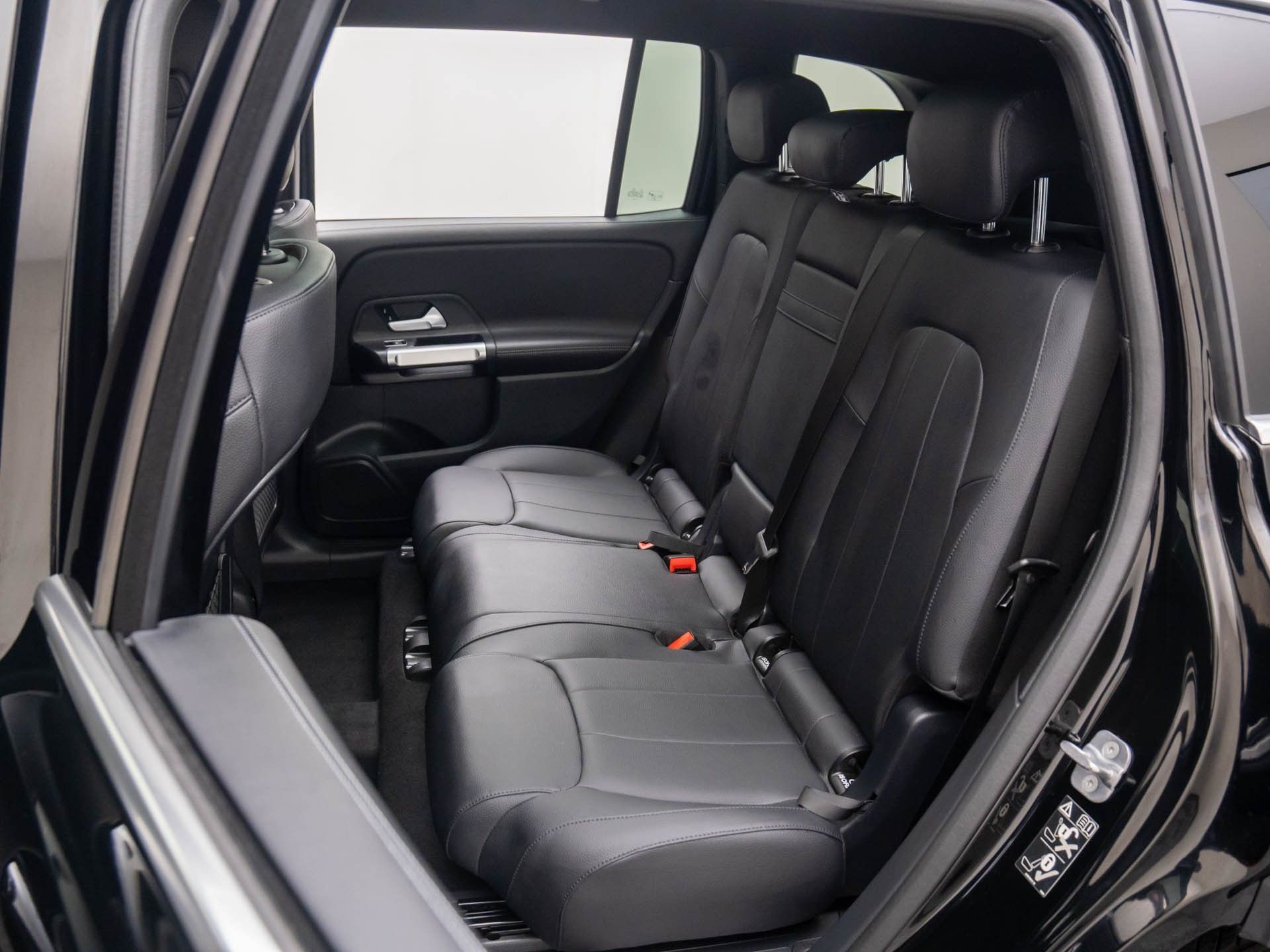 2025 Mercedes-Benz GLB 250 Image 15 of 36