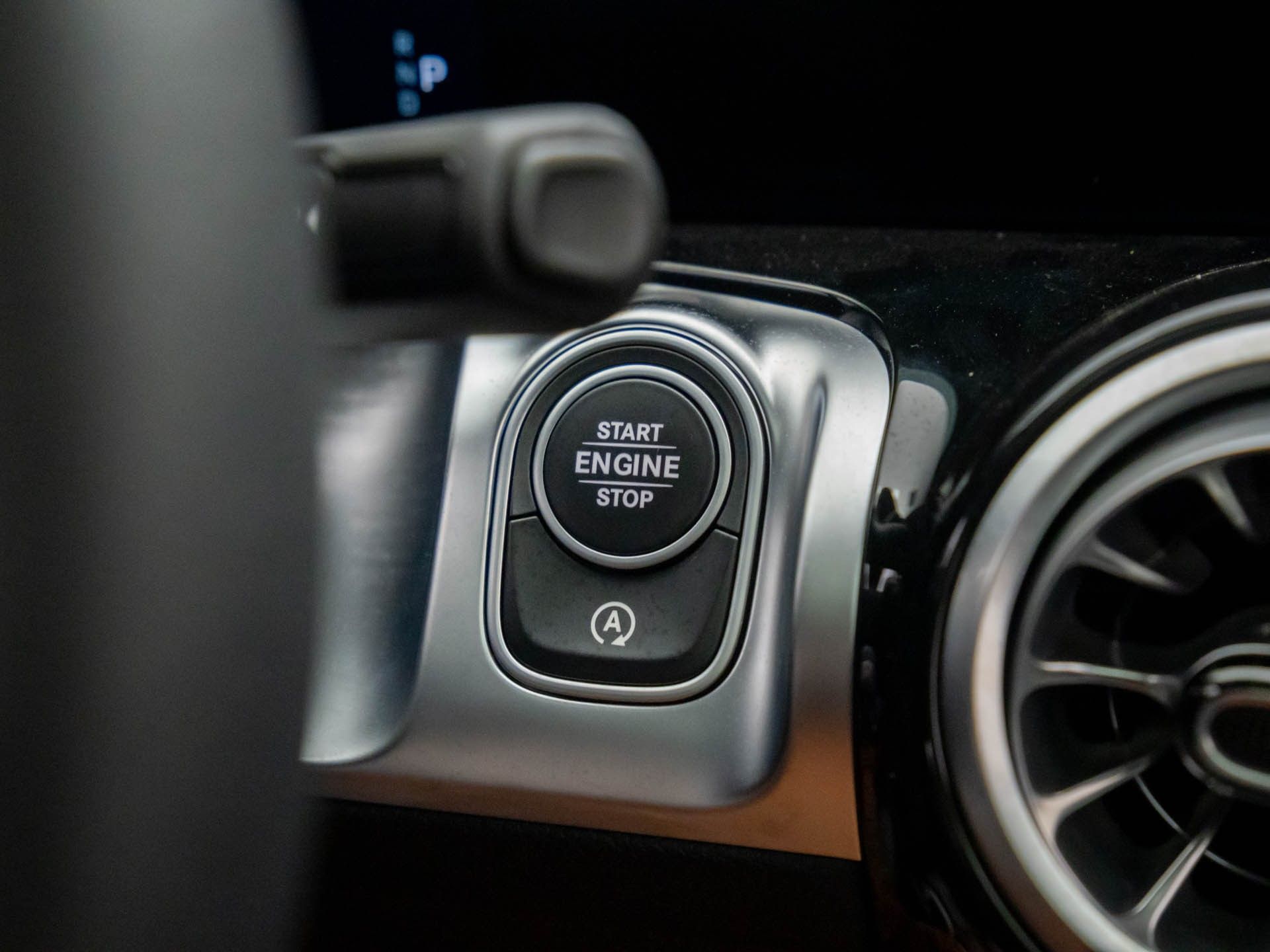 2025 Mercedes-Benz GLB 250 Image 26 of 36