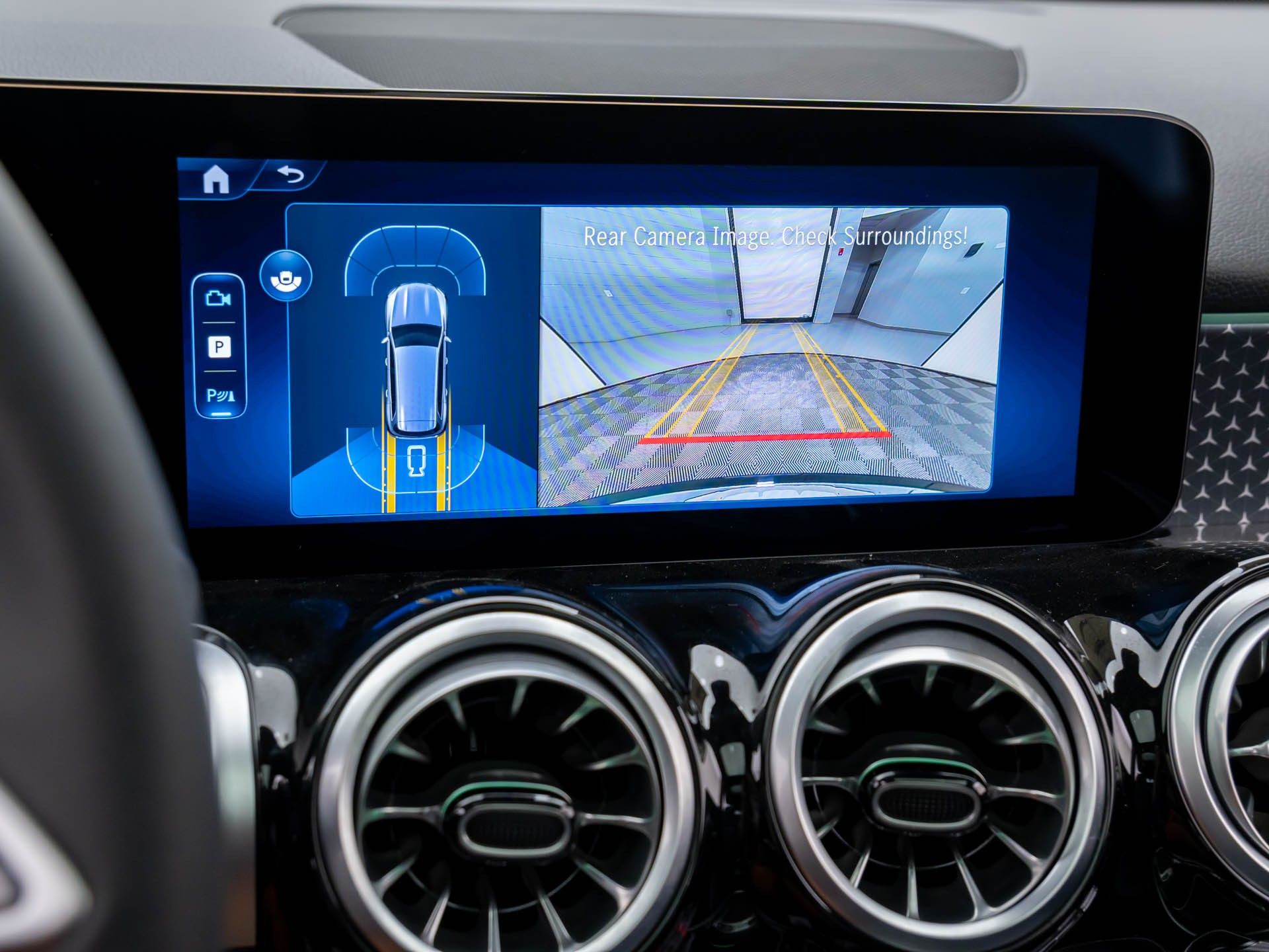 2025 Mercedes-Benz GLB 250 Image 19 of 36