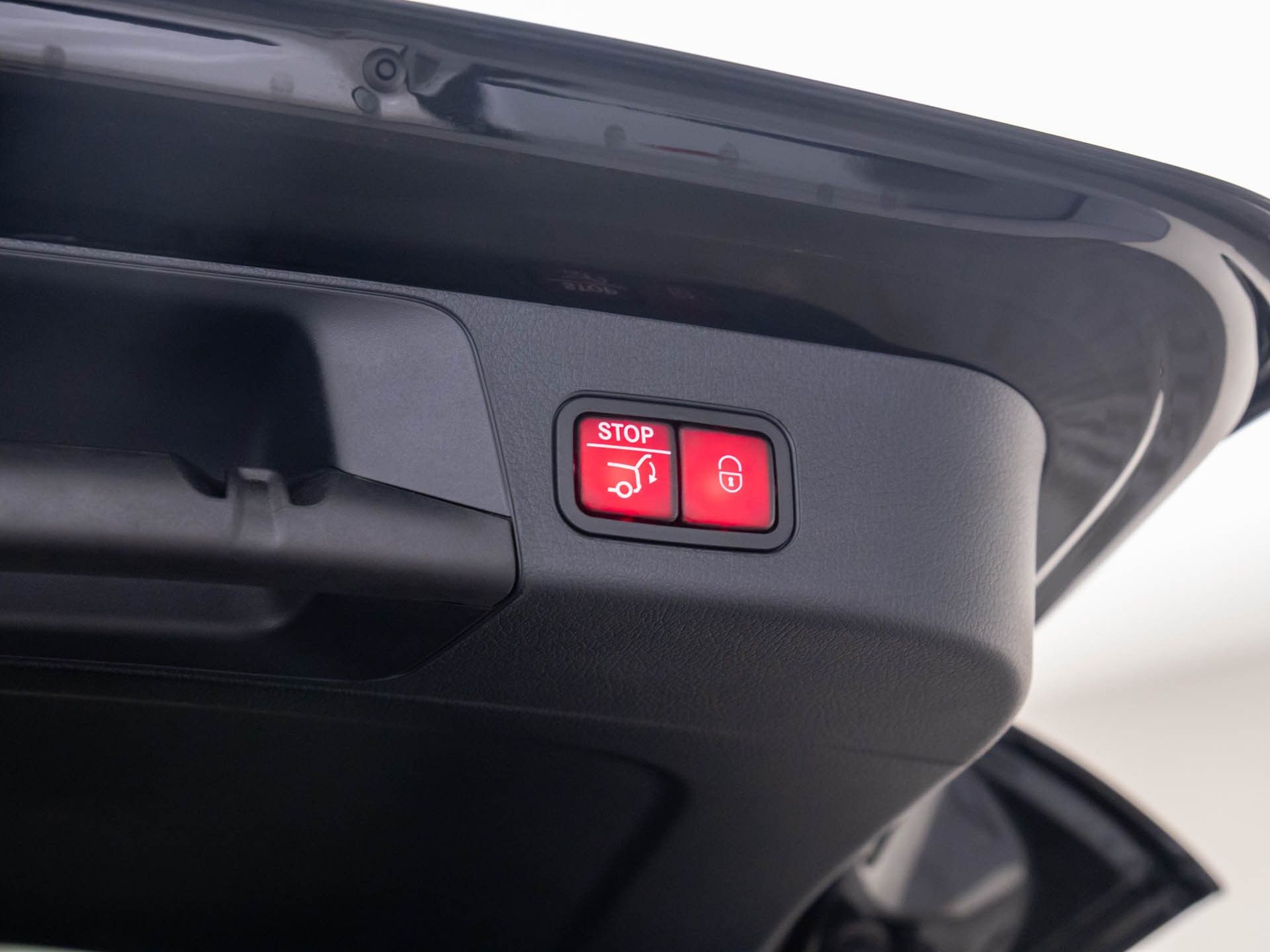 2025 Mercedes-Benz GLB 250 Image 32 of 36