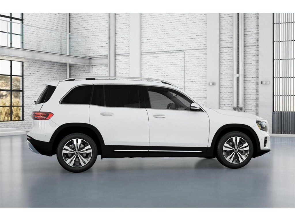 Vehicle image 17 of 42
