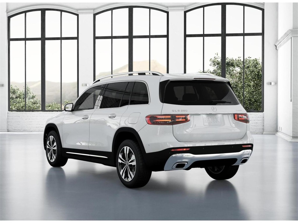 Vehicle image 33 of 42