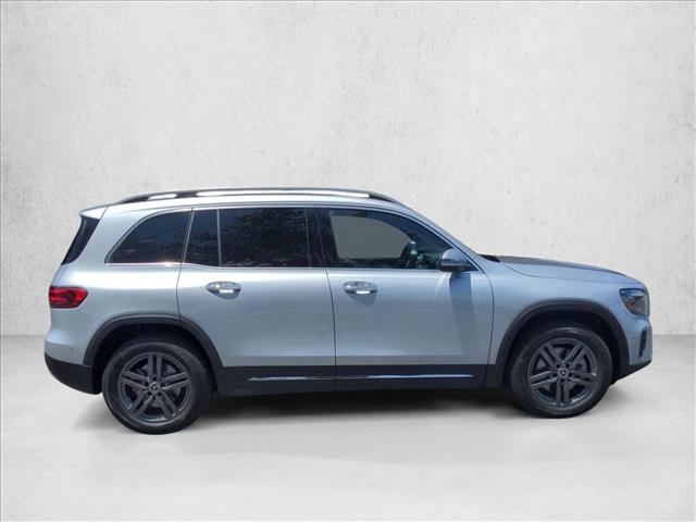 2025 Mercedes-Benz GLB 250 Image 4 of 22