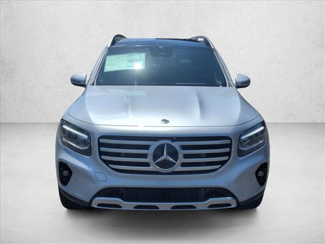 2025 Mercedes-Benz GLB 250 Image 2 of 22