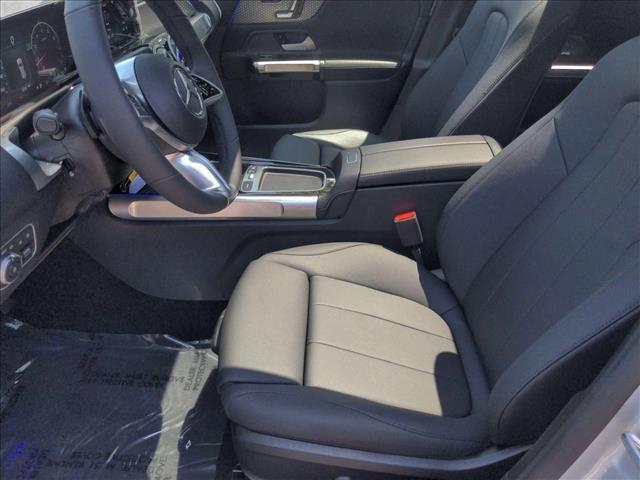 2025 Mercedes-Benz GLB 250 Image 12 of 22