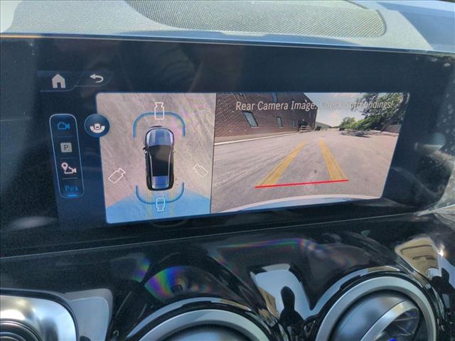 2025 Mercedes-Benz GLB 250 Image 18 of 22