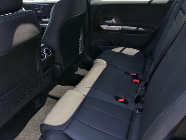2025 Mercedes-Benz GLB 250 Image 11 of 22