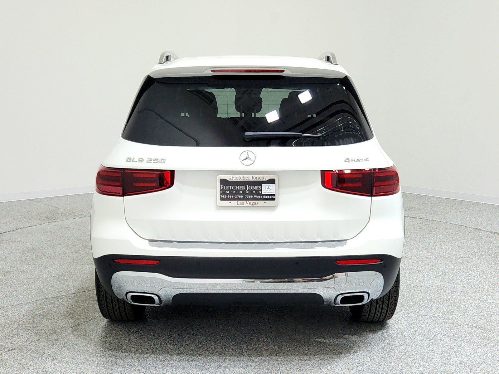 2025 Mercedes-Benz GLB 250 Image 8 of 21