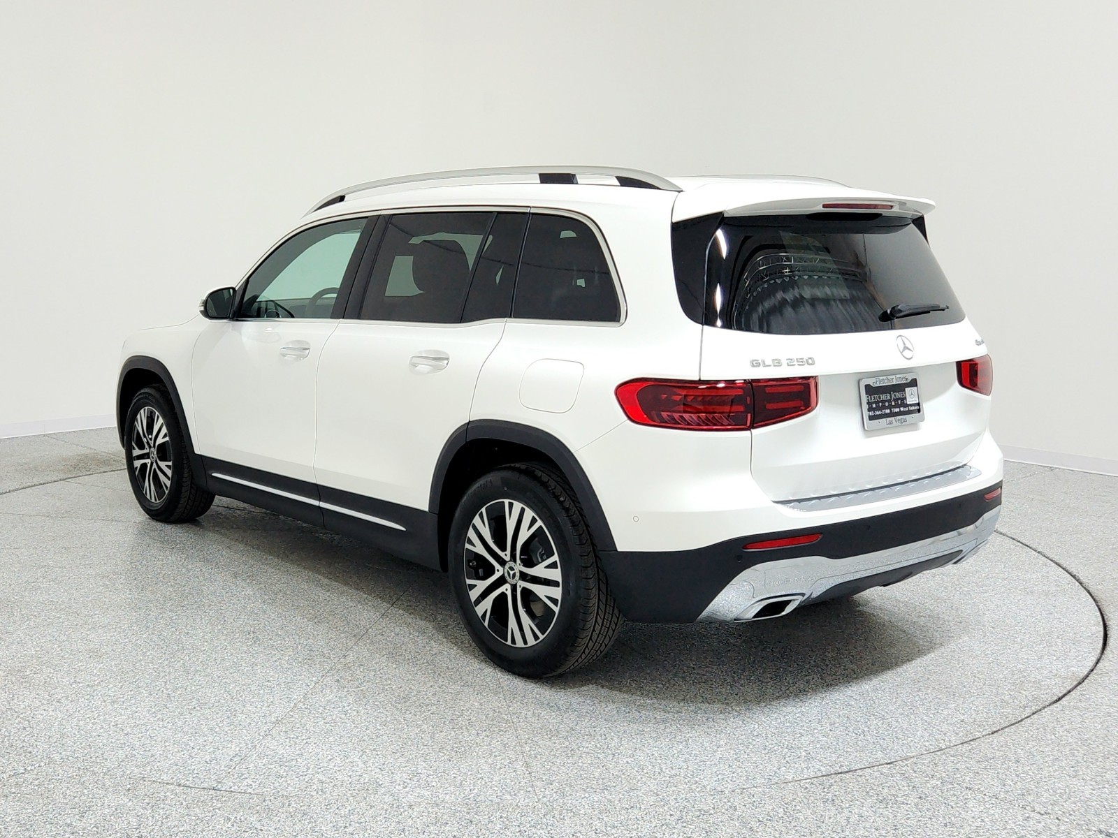 2025 Mercedes-Benz GLB 250 Image 9 of 21