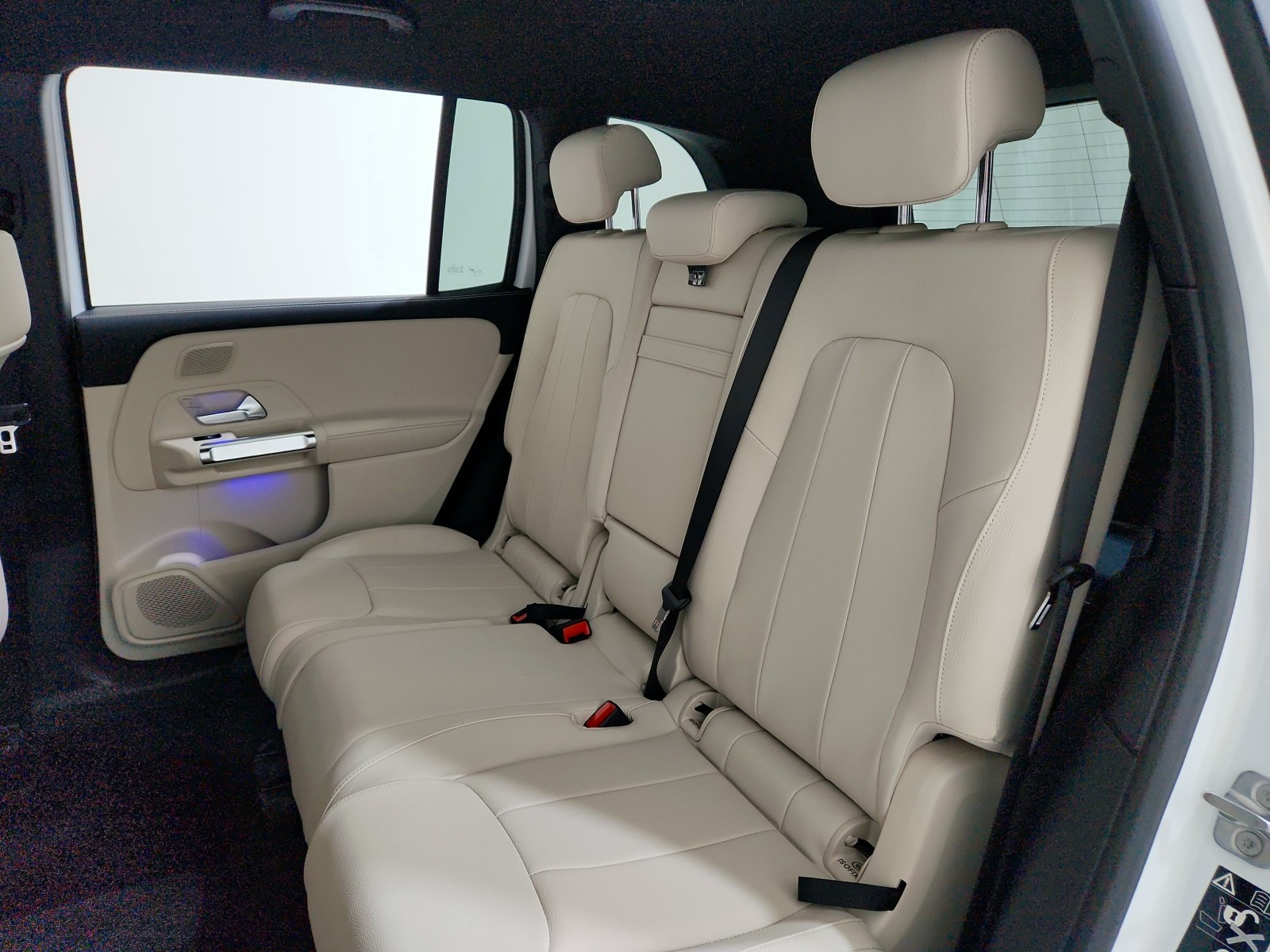 2025 Mercedes-Benz GLB 250 Image 13 of 21